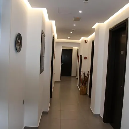 Hotel Sonia & 2*