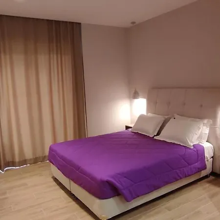 Sonia & Hotel 2*
