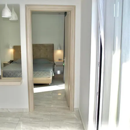 Sonia & Hotel 2*